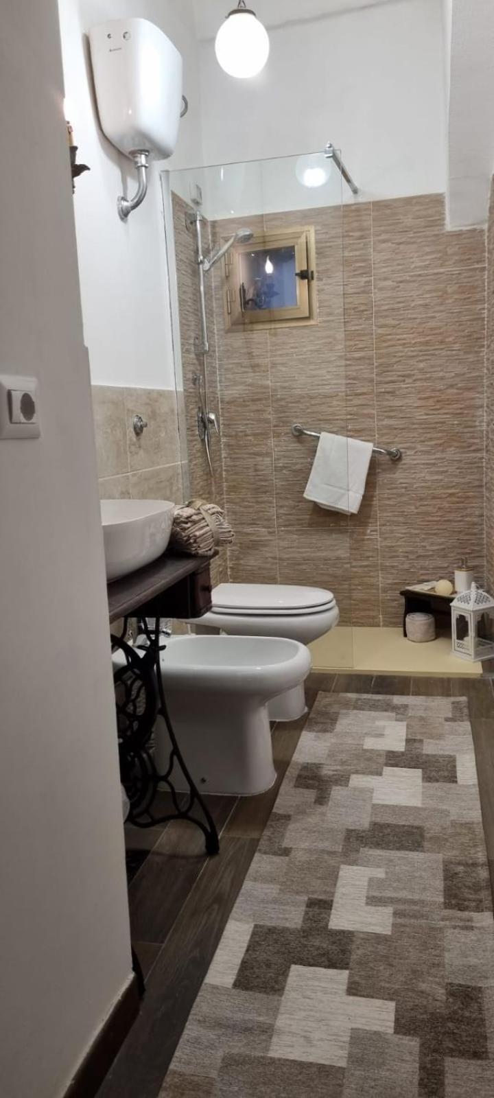Enza Domus Apartment *